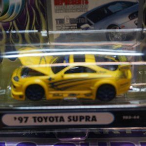 Vintage Muscle Machines Die Cast Collectibles